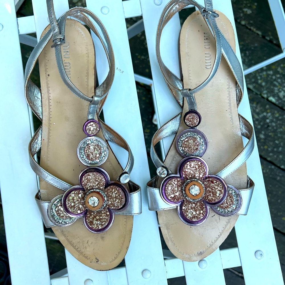 MIU MIU Silver Women's Glitter Jeweled Flower Metallic Leather Pink Sandals